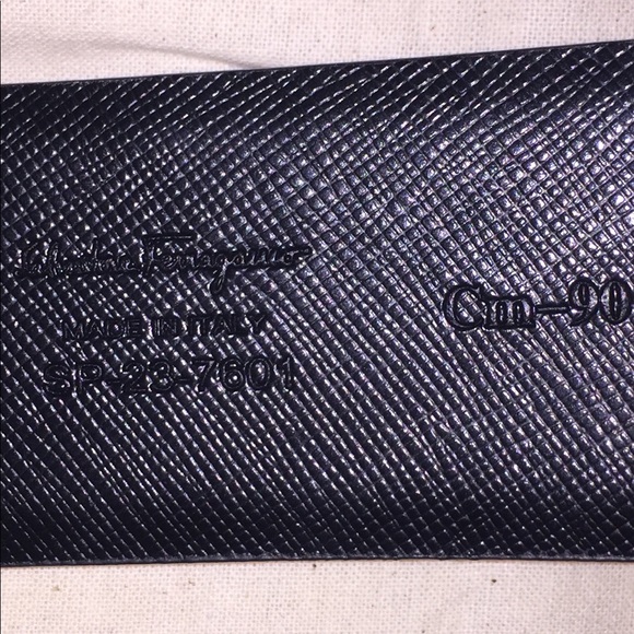 Brand new reversible gold buckle Ferragamo belt - Picture 4 of 6